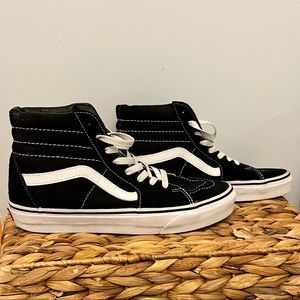 NEVER WORN- Vans classic Sk8 Hi sneaker